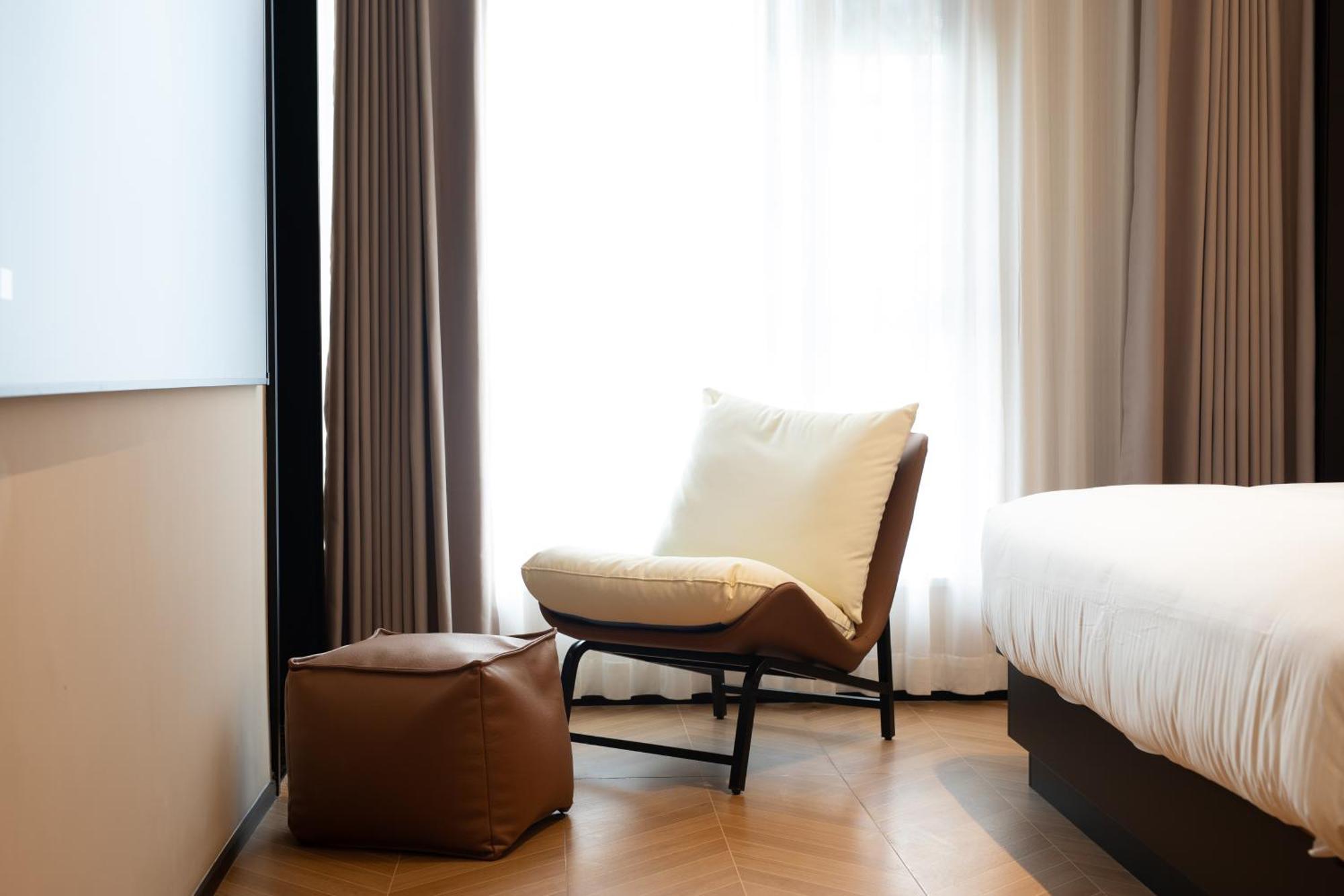 See You Soon At The Ritz Rose Summer Hotel 싼야 외부 사진