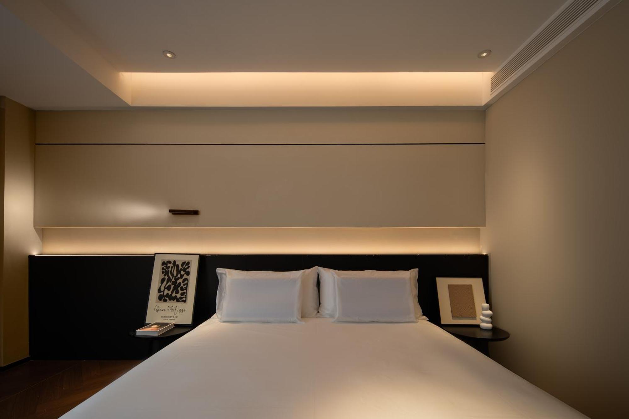 See You Soon At The Ritz Rose Summer Hotel 싼야 외부 사진